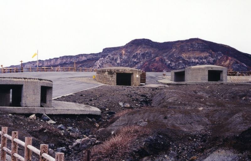 Aso-san Nakadake summit bomb shelter volcano
